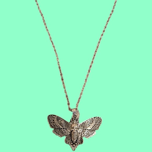 SILENCE OF THE LAMBS MOTH NECKLACE~ SCARY! - Picture 1 of 4
